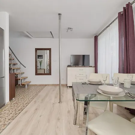 Semaforowa Modern By Renters Apartment